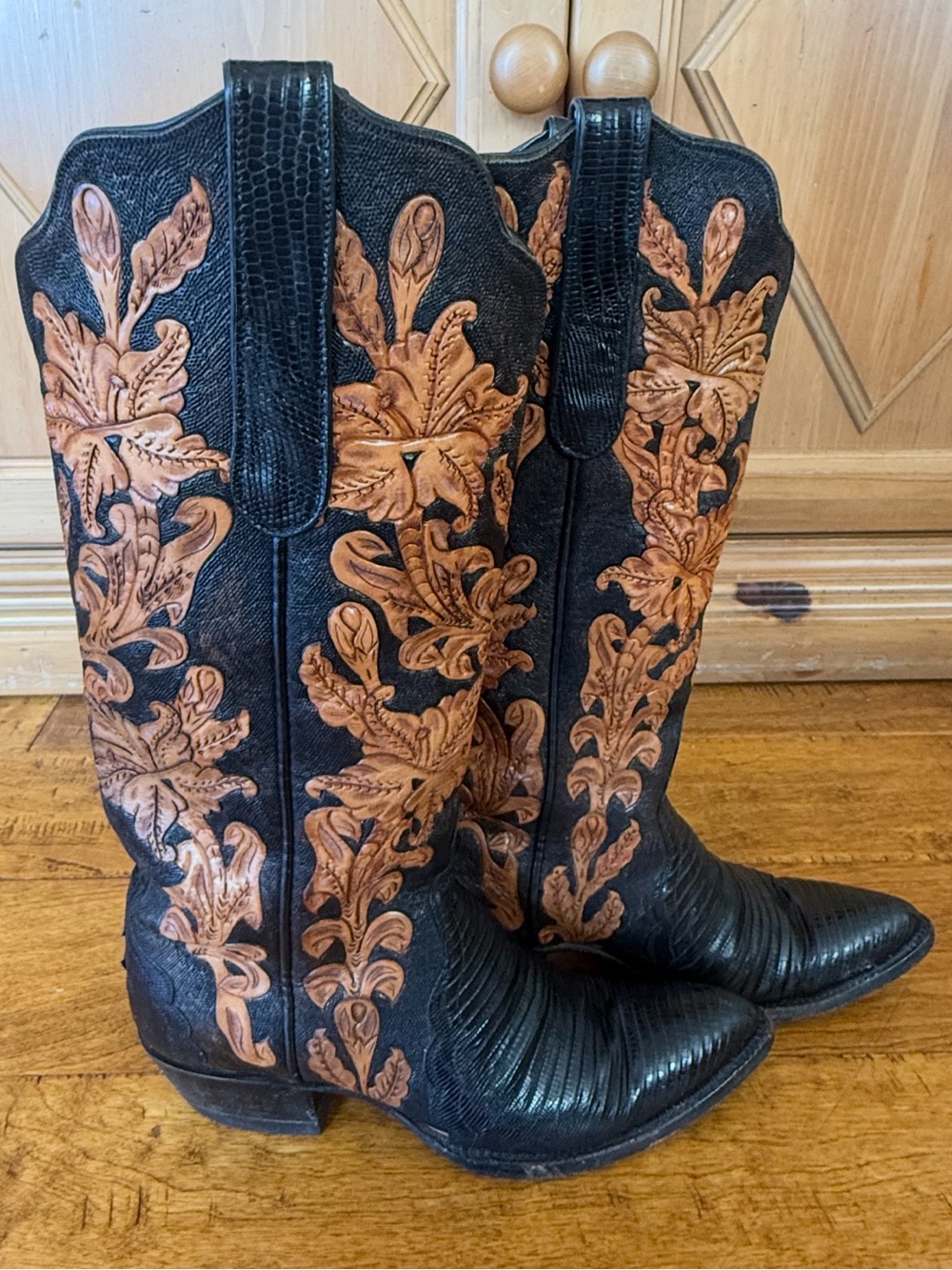Authentic AMMONS Black Lizard, Western Cowboy Boots, Hand-Tooled Floral Shaft